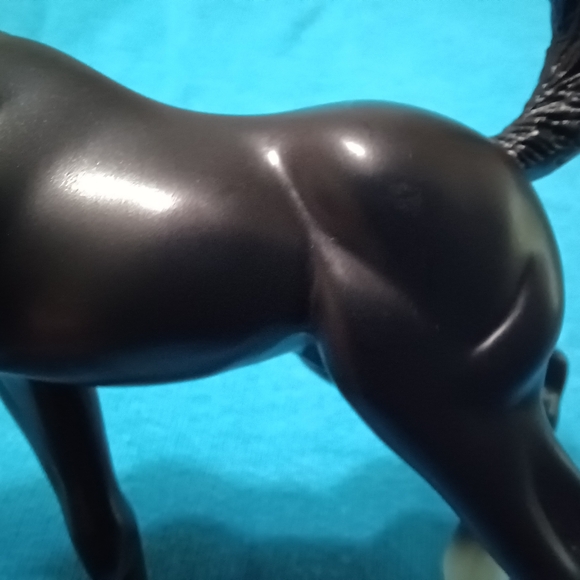 Breyer Wild and Free Foal - Picture 5 of 15
